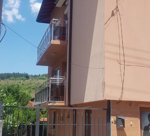 Етаж от къща в Дупница - 80 кв.м за 1113 €/кв.м - Снимка #1