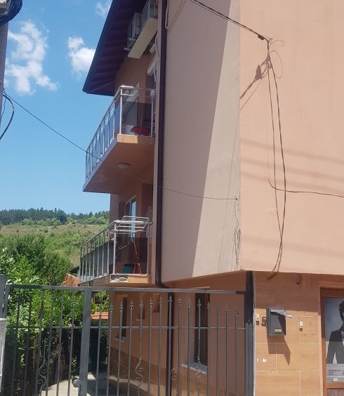 Етаж от къща в Дупница - 80 кв.м за 1113 €/кв.м - Снимка #1