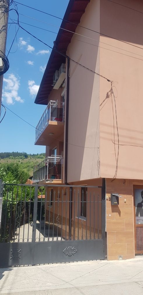 Етаж от къща в Дупница - 80 кв.м за 1113 €/кв.м - Снимка #1