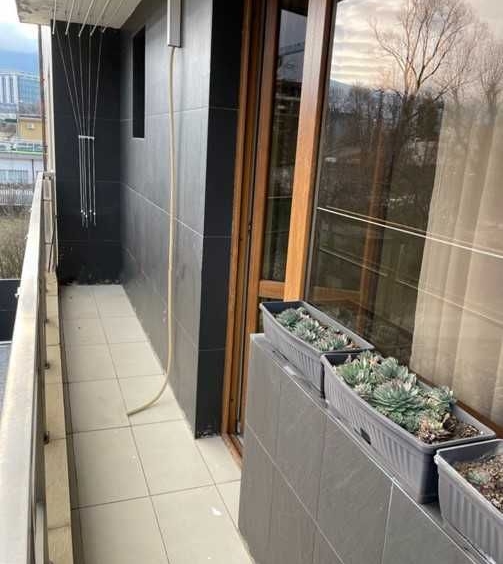 Дава се под наем Тристаен апартамент в София, Хладилника - 110 кв.м за 850 € - Снимка #14