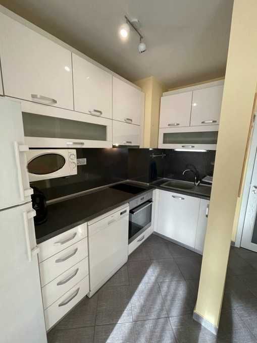 Дава се под наем Тристаен апартамент в София, Хладилника - 110 кв.м за 850 € - Снимка #5