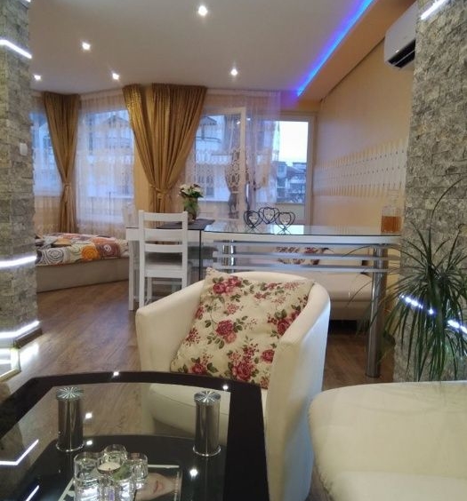 Дава се под наем Тристаен апартамент в Пловдив, Кършияка - 75 кв.м за 250 € - Снимка #14