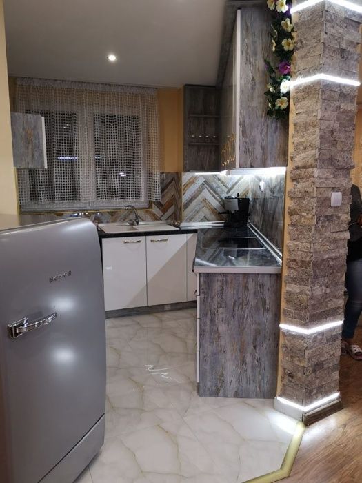 Дава се под наем Тристаен апартамент в Пловдив, Кършияка - 75 кв.м за 250 € - Снимка #16