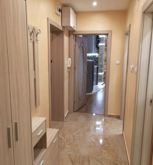 Дава се под наем Тристаен апартамент в Пловдив, Кършияка - 75 кв.м за 250 € - Снимка #21