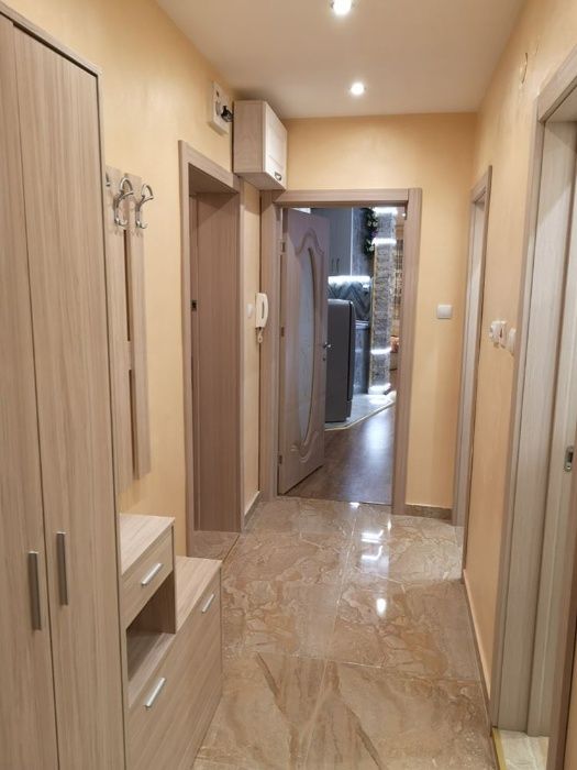 Дава се под наем Тристаен апартамент в Пловдив, Кършияка - 75 кв.м за 250 € - Снимка #21
