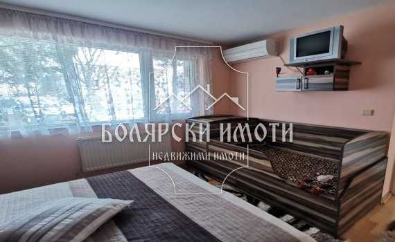 Дава се под наем Двустаен апартамент в Велико Търново, Център - 45 кв.м за 430лв € - Снимка #5