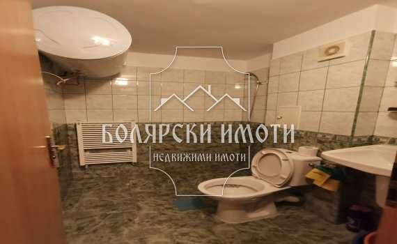 Дава се под наем Двустаен апартамент в Велико Търново, Център - 45 кв.м за 430лв € - Снимка #8