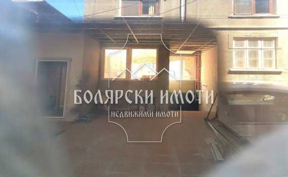 Дава се под наем Офис в Велико Търново, Център - 125 кв.м за 500лв € - Снимка #2