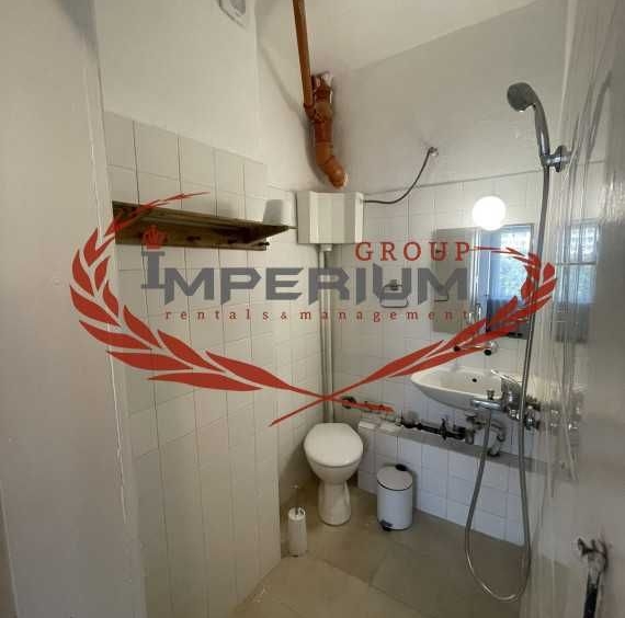 Дава се под наем Тристаен апартамент в Варна, Център - 80 кв.м за 400 € - Снимка #12