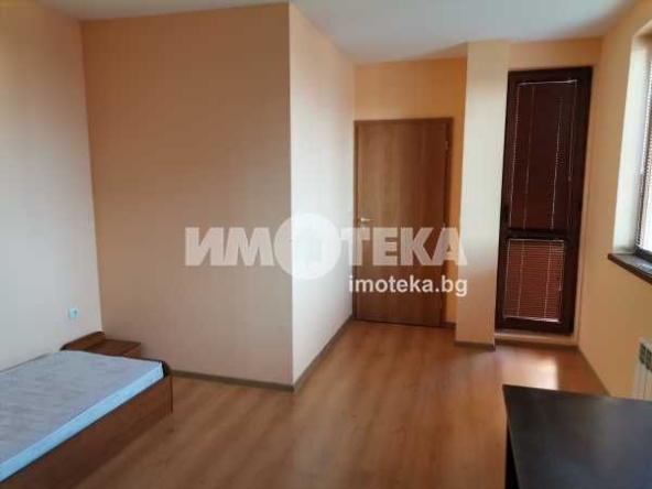 Дава се под наем Тристаен апартамент в София, Банишора - 100 кв.м за 750лв € - Снимка #1