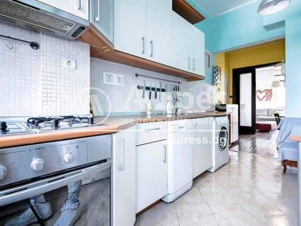 Тристаен апартамент в София, Център - 96 кв.м за 2907 €/кв.м - Снимка #9