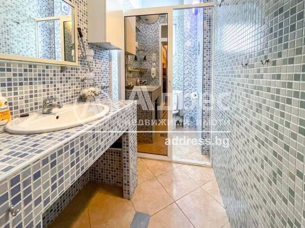 Тристаен апартамент в София, Център - 96 кв.м за 2907 €/кв.м - Снимка #11