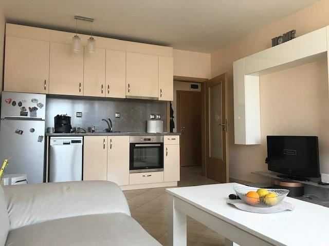 Дава се под наем Двустаен апартамент в София, Младост 4 - 69 кв.м за 300 € - Снимка #2