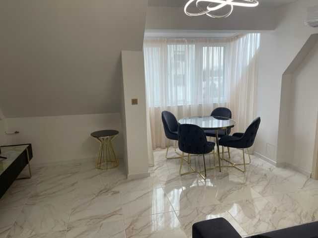 Дава се под наем Тристаен апартамент в София, Хладилника - 80 кв.м за 950 € - Снимка #4