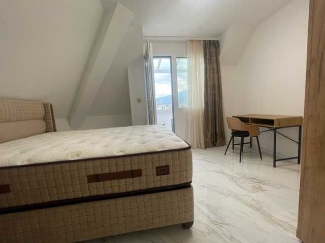 Дава се под наем Тристаен апартамент в София, Хладилника - 80 кв.м за 950 € - Снимка #9