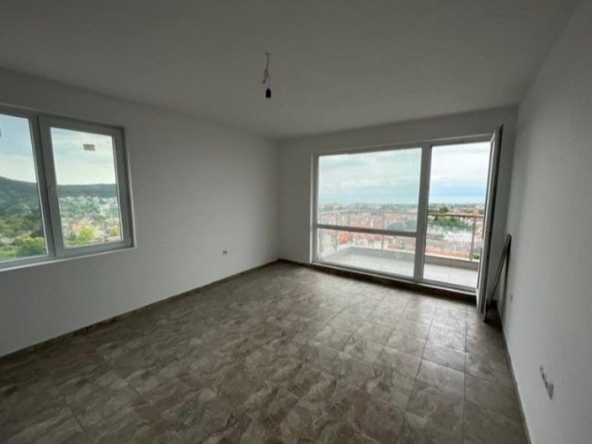 Дава се под наем Двустаен апартамент в Варна, Виница - 67 кв.м за 200 € - Снимка #1