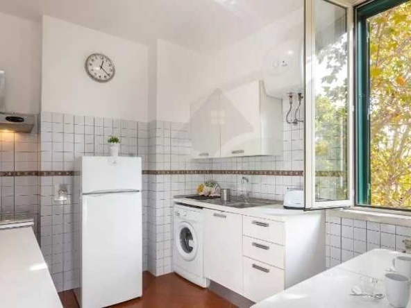 Дава се под наем Тристаен апартамент в Пловдив, Старият град - 92 кв.м за 220 € - Снимка #1