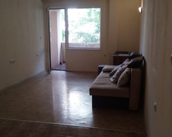 Дава се под наем Двустаен апартамент в Варна, Център - 60 кв.м за 285 € - Снимка #2