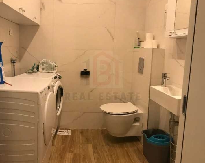 Дава се под наем Четиристаен апартамент в Пловдив, Център - 95 кв.м за 225 € - Снимка #2