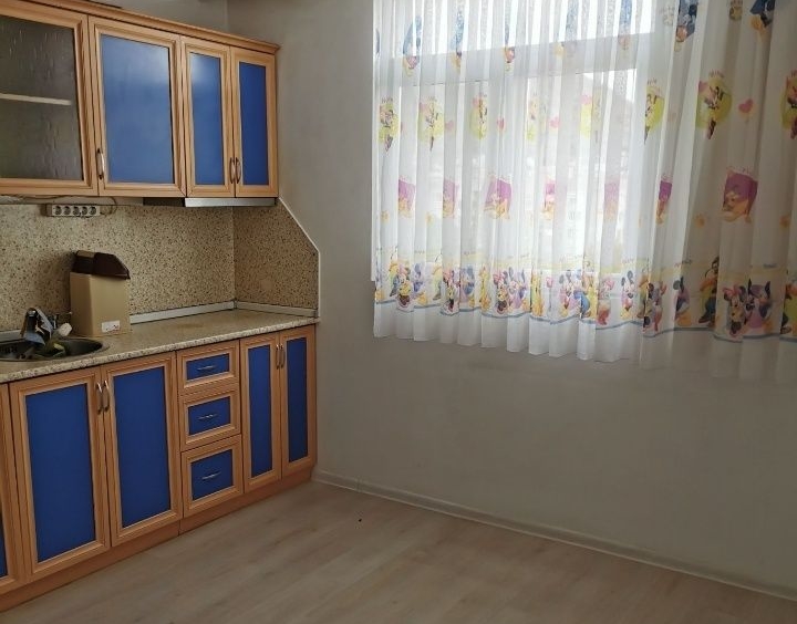 Дава се под наем Тристаен апартамент в Момчилград - 89 кв.м за 220лв € - Снимка #1