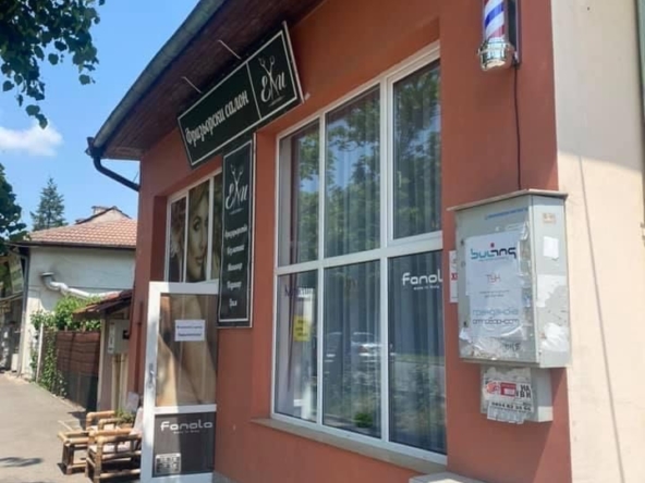 Дава се под наем  в Божурище -  кв.м за 300лв € - Снимка #1