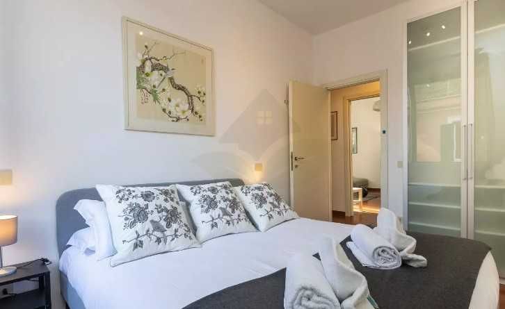 Дава се под наем Тристаен апартамент в Пловдив, Старият град - 92 кв.м за 220 € - Снимка #2