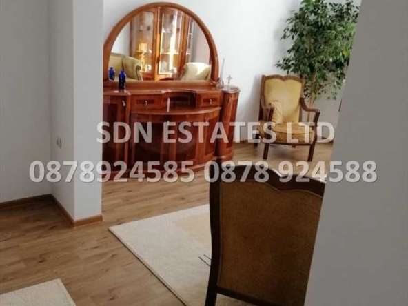 Етаж от къща в Казанлък - 240 кв.м за 1000 €/кв.м - Снимка #1