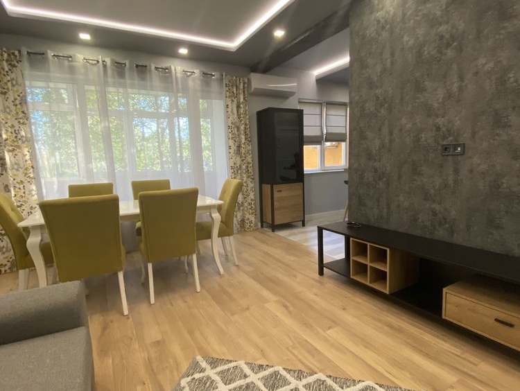 Тристаен апартамент в Пловдив, Кючук Париж - 86 кв.м за 1547 €/кв.м - Снимка #10