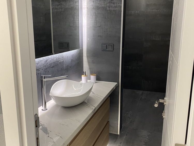 Тристаен апартамент в Пловдив, Кючук Париж - 86 кв.м за 1547 €/кв.м - Снимка #17