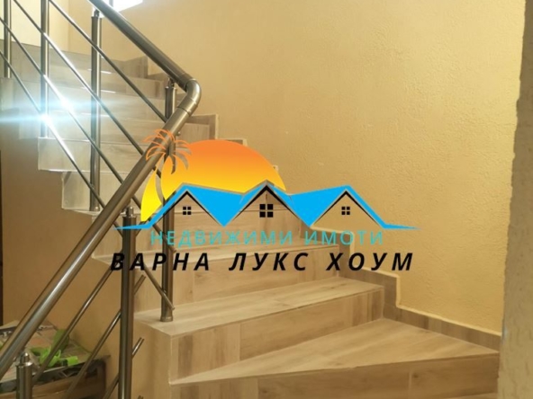 Тристаен апартамент в Варна, Галата - 62 кв.м за 1025 €/кв.м - Снимка #1