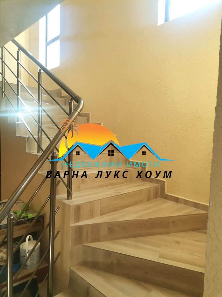 Тристаен апартамент в Варна, Галата - 62 кв.м за 1025 €/кв.м - Снимка #1