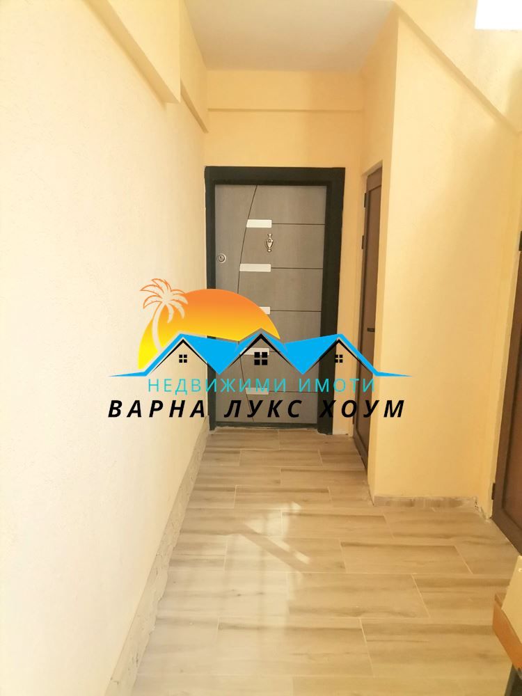 Тристаен апартамент в Варна, Галата - 62 кв.м за 1025 €/кв.м - Снимка #2