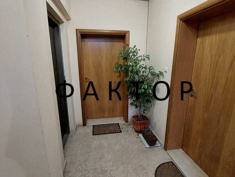Тристаен апартамент в Пловдив, Въстанически - 110 кв.м за 1225 €/кв.м - Снимка #8