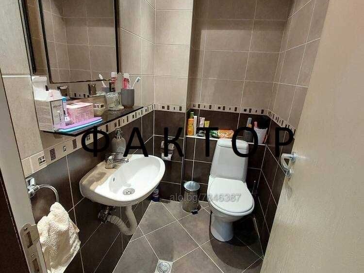 Тристаен апартамент в Пловдив, Въстанически - 110 кв.м за 1225 €/кв.м - Снимка #12