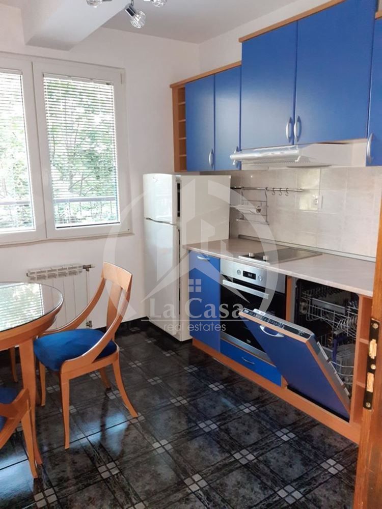 Дава се под наем Тристаен апартамент в София, Лозенец - 96 кв.м за 550 € - Снимка #4