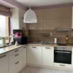 Дава се под наем Тристаен апартамент в Пловдив, Кършияка - 89 кв.м за 599лв € - Снимка #1