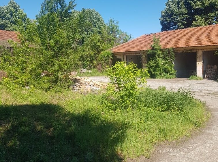 Промишлена сграда в Троян - 40000 кв.м за 55 €/кв.м - Снимка #4
