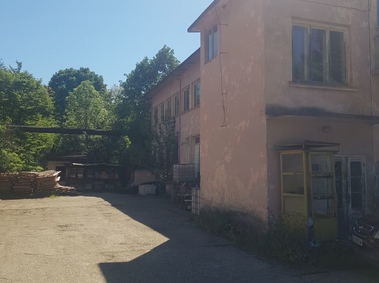 Промишлена сграда в Троян - 40000 кв.м за 55 €/кв.м - Снимка #8