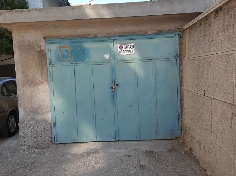 Гараж / Паркомясто в Хасково, Училищни - 20 кв.м за 1050 €/кв.м - Снимка #1