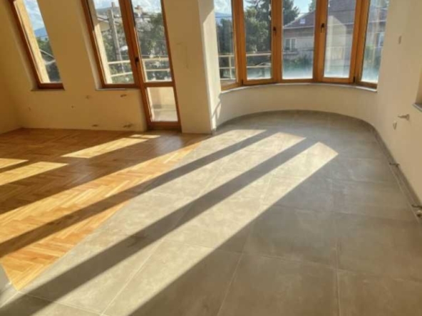 Дава се под наем Четиристаен апартамент в София, Редута - 120 кв.м за 999лв € - Снимка #1