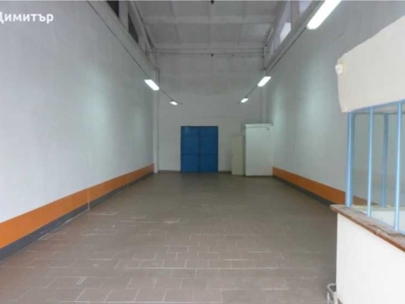 Дава се под наем Склад в Пловдив, Гагарин - 110 кв.м за 900лв € - Снимка #1