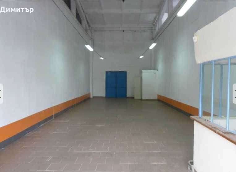 Дава се под наем Склад в Пловдив, Гагарин - 110 кв.м за 900лв € - Снимка #1