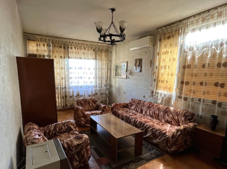 Тристаен апартамент в Благоевград, Идеален център - 74 кв.м за 690 €/кв.м - Снимка #1