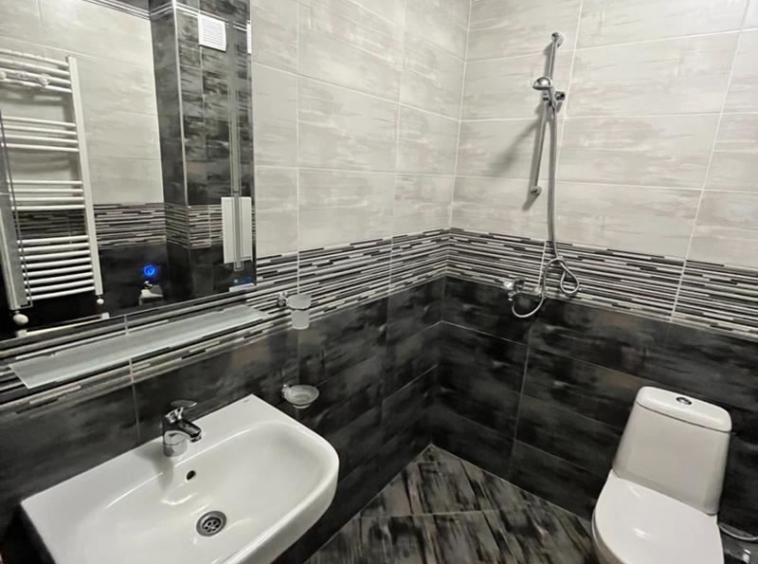 Дава се под наем Двустаен апартамент в София, Център - 64 кв.м за 650 € - Снимка #11