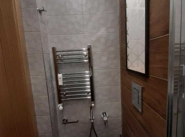 Дава се под наем Тристаен апартамент в София, Център - 100 кв.м за 2200лв € - Снимка #10