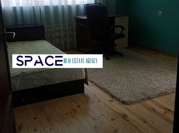 Дава се под наем Тристаен апартамент в Пловдив, Въстанически - 120 кв.м за 680лв € - Снимка #6