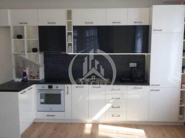 Дава се под наем Четиристаен апартамент в София, Кръстова вада - 120 кв.м за 850 € - Снимка #1