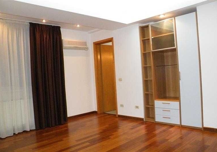 Тристаен апартамент в Варна, Окръжна болница - 122 кв.м за 1353 €/кв.м - Снимка #3
