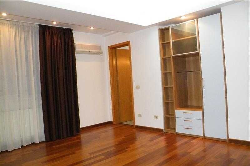 Тристаен апартамент в Варна, Окръжна болница - 122 кв.м за 1353 €/кв.м - Снимка #3