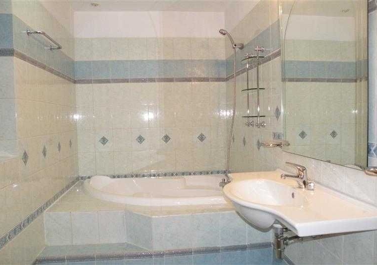 Тристаен апартамент в Варна, Окръжна болница - 122 кв.м за 1353 €/кв.м - Снимка #5